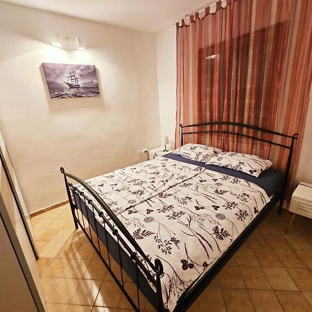 Apartman Mihaela Vrsi Extérieur photo